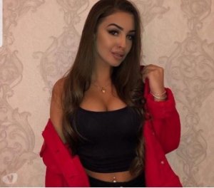 Najda escorts girl à Léguevin, 31